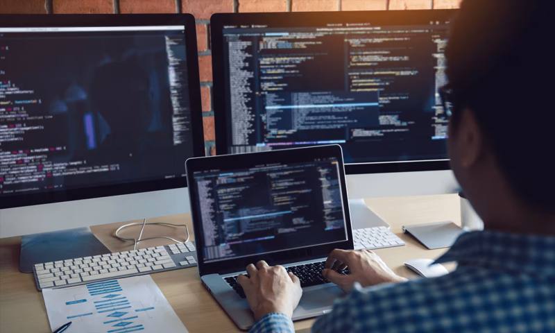 数据科学选型:R与Python如何赋能湟源县网站建设?